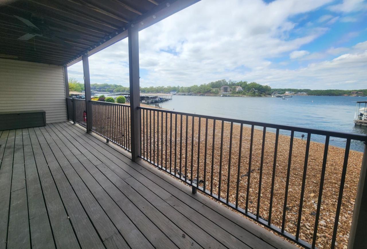 Lakefront Condo With A View Osage Beach Zewnętrze zdjęcie