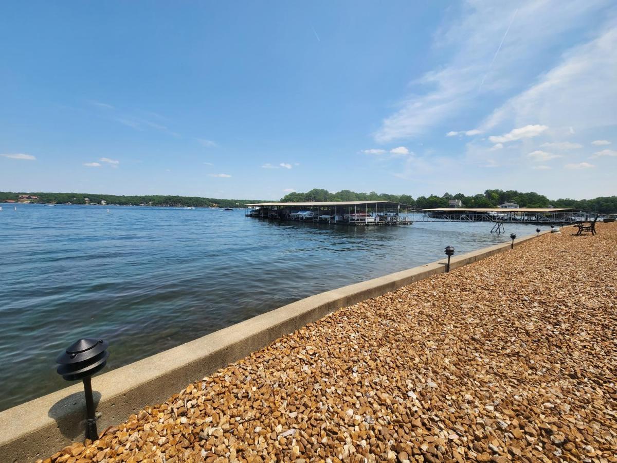 Lakefront Condo With A View Osage Beach Zewnętrze zdjęcie