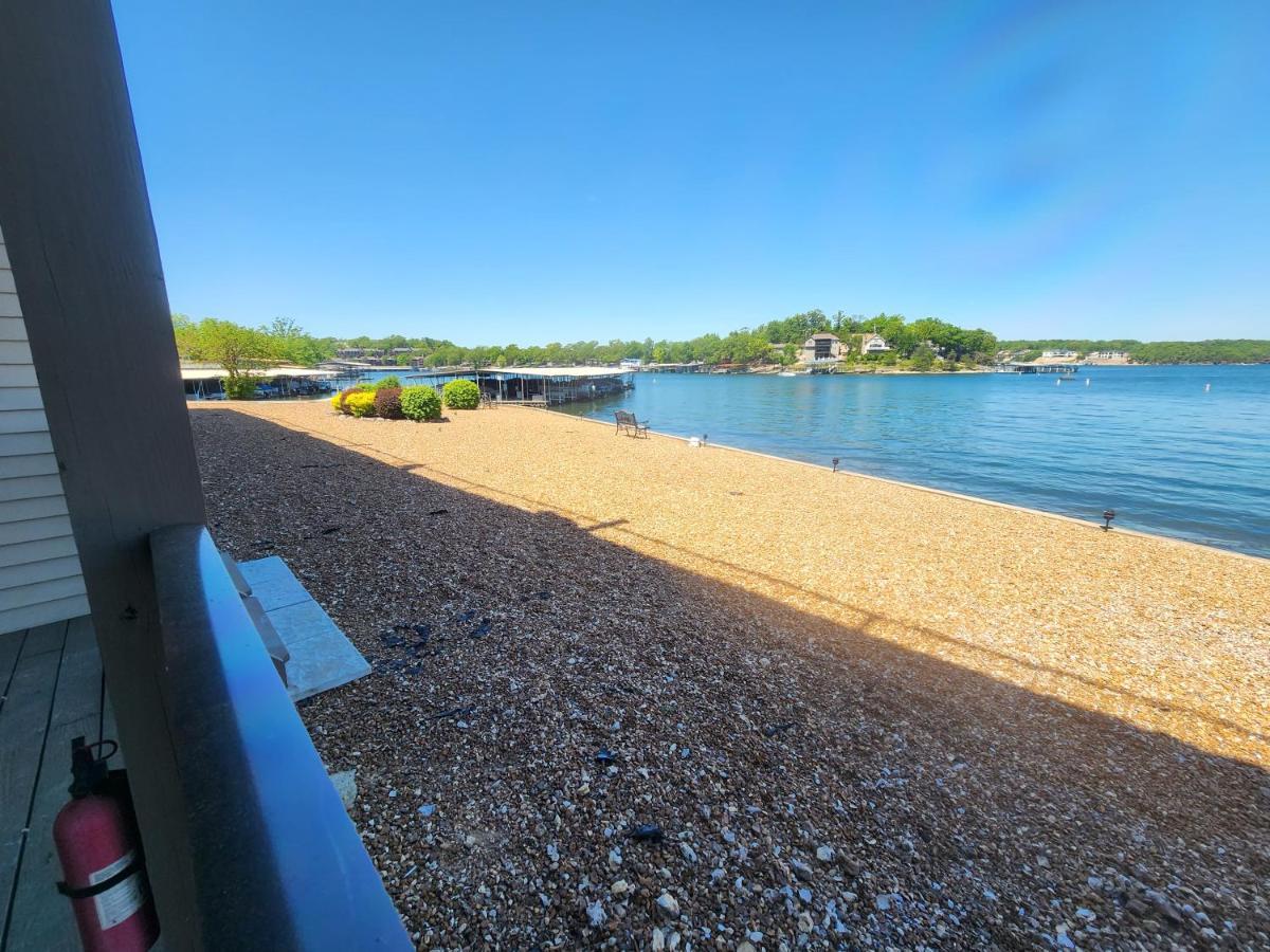 Lakefront Condo With A View Osage Beach Zewnętrze zdjęcie