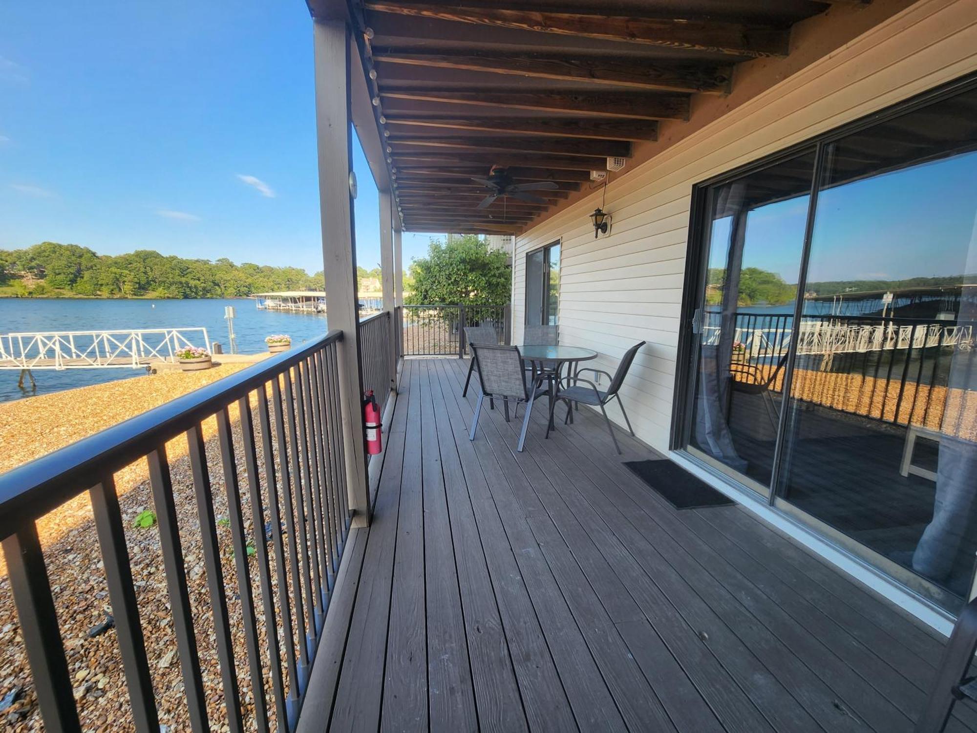 Lakefront Condo With A View Osage Beach Zewnętrze zdjęcie